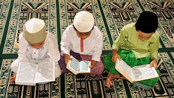 10 Amalan di Bulan Ramadhan yang Membawa Pahala Berlipat dan Keberkahan
