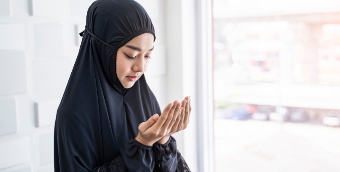 Doa Qunut Subuh Pendek Lengkap Arab, Latin dan Artinya