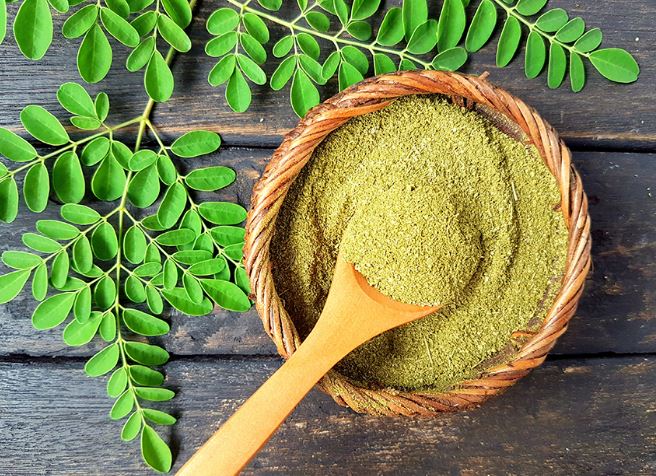 10 Manfaat Daun Kelor Untuk Kesehatan dan Kecantikan