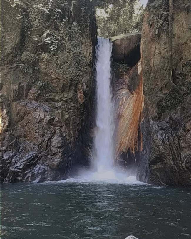 Daya Tarik Wisata Air Terjun Sarambualla