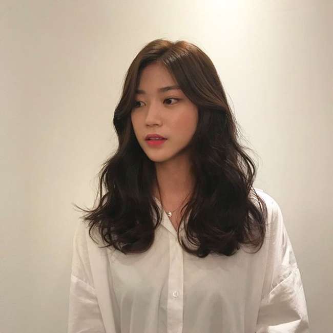 Korean Wavy Layered Hair