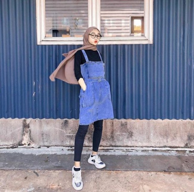 Midi Overall yang Chic