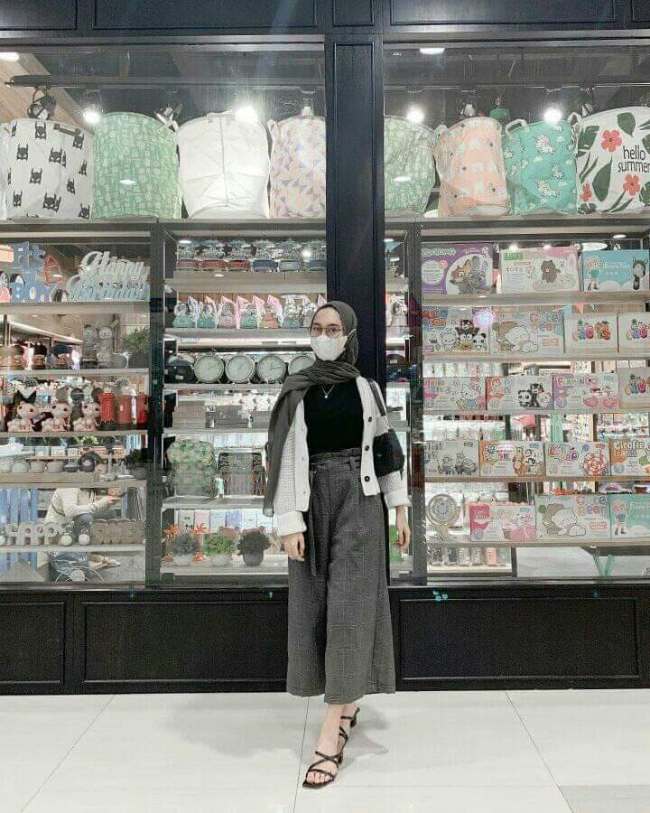 Mix and Match Outfit Berwarna Netral