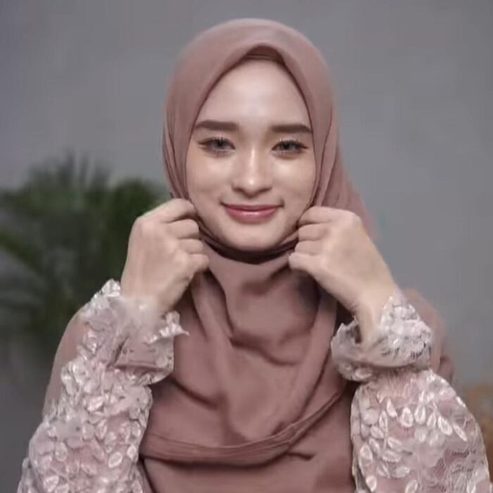 Sesuaikan bentuk jilbab