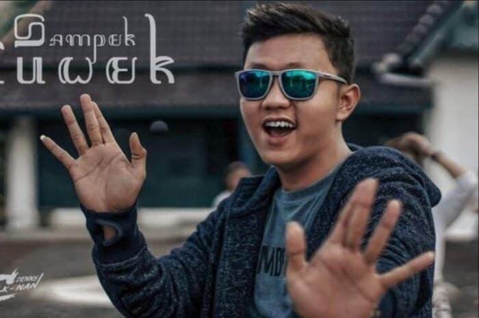 lirik lagu sampek tuwek