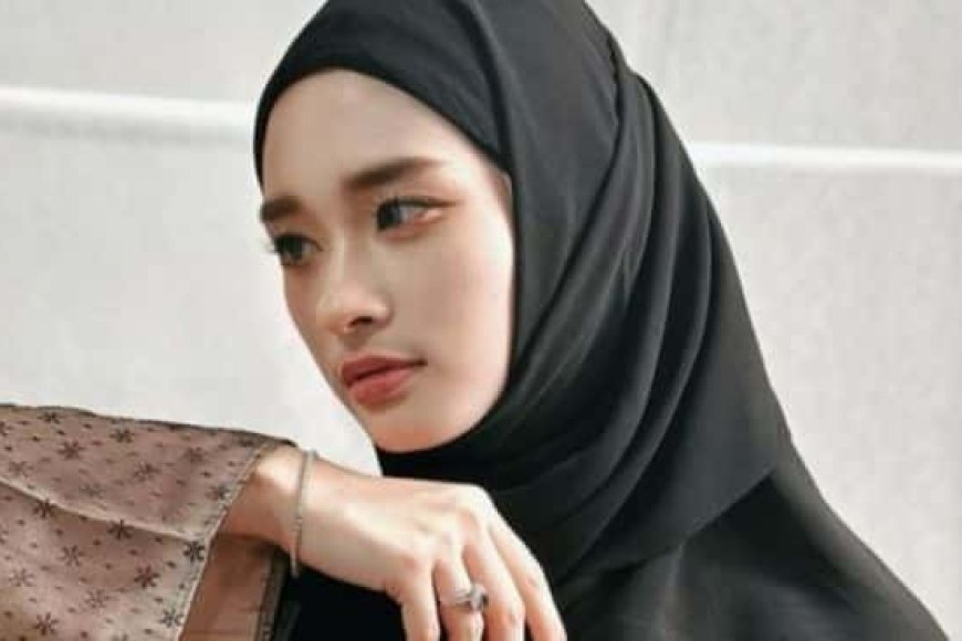 7 Model Hijab Inara Rusli Mommy Starla yang Jadi Trend Tahun Ini