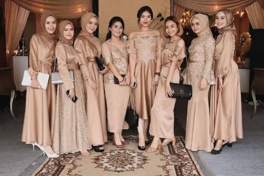 13 Model Gaun Bridesmaid Hijab dan Non Hijab Batik, Satin, dll