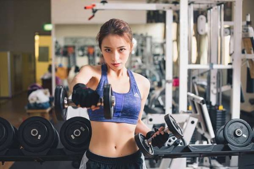 10 Rekomendasi Outfit Gym Wanita yang Nyaman untuk Olahraga