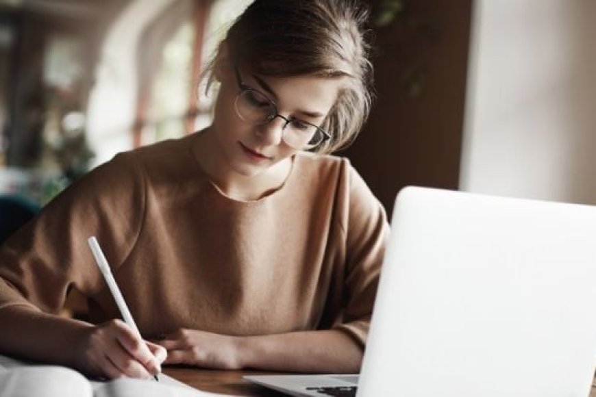 Makna Lagu Eleven Weeks – Vansire: Nostalgia, Kehilangan, dan Adaptasi