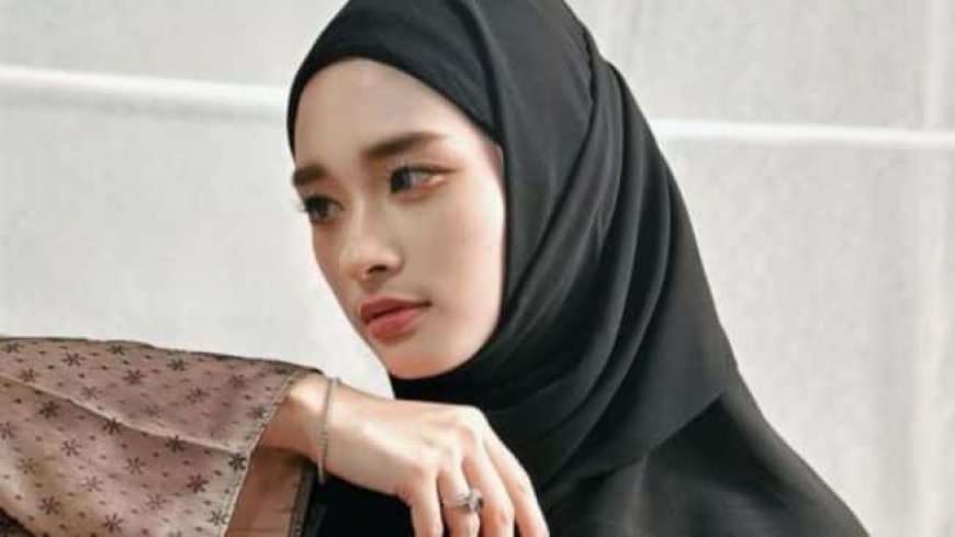 7 Model Hijab Inara Rusli Mommy Starla yang Jadi Trend Tahun Ini
