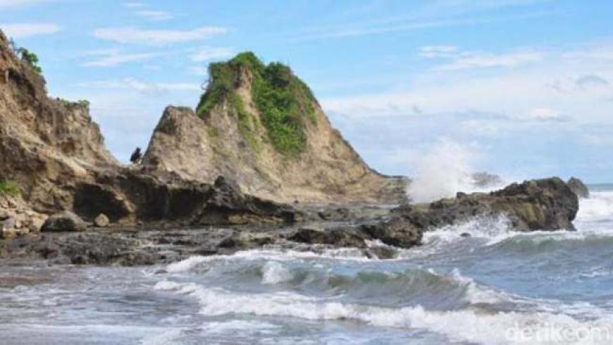 Pantai Karang Nini Pangandaran: Lokasi/Rute & Daya Tariknya