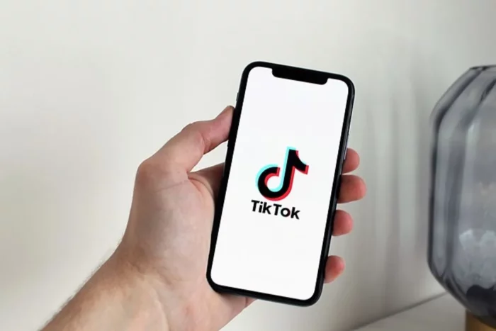 Perbandingan TikTok Veri Original Dengan TikTok 18 Apk Mod