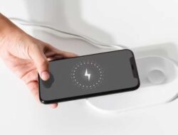 Cara Agar Baterai HP Awet, Berhenti Kebiasaan Cas HP Begini