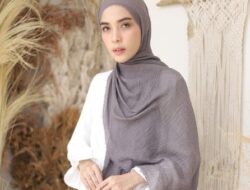 7 Tutorial Hijab Pashmina Crinkle Praktis, Simpel Menutup Dada