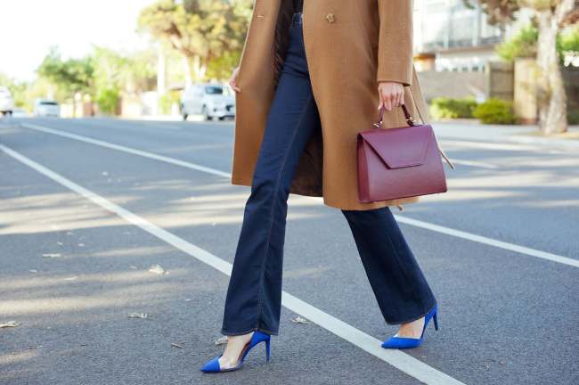 10 OOTD Cutbray Jeans Wanita, Gaya Klasik Tapi Tetap Modis!