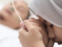 Doa Untuk Orang Sakit Agar Lekas Sembuh Arab, Latin & Artinya