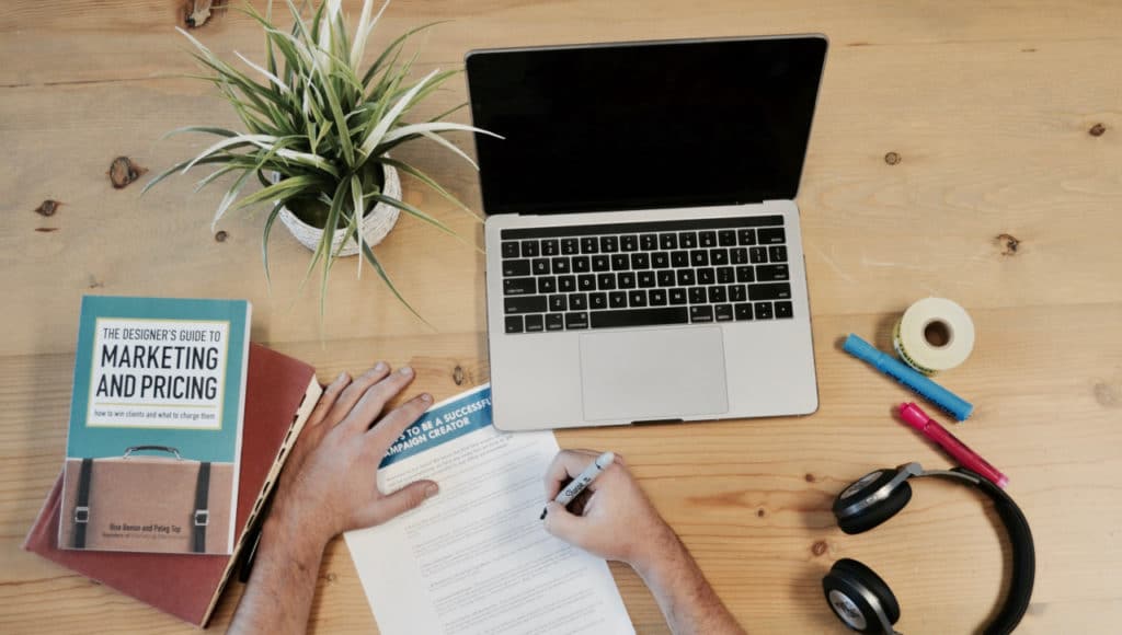 Bagaimana Cara Membuat Slogan Iklan untuk Menarik Pelanggan