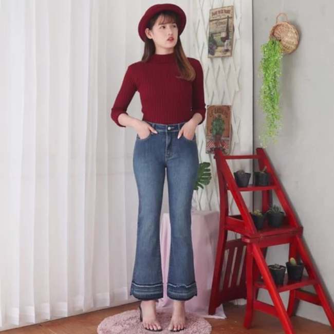 Jeans Cutbray dan Bucket Hat
