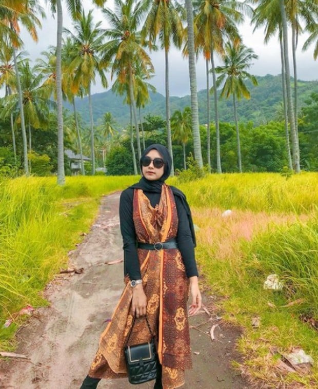 Kain Batik Jadi Baju dengan Obby Belt