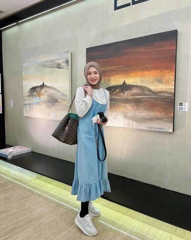 Long Jumpsuit dan Blouse