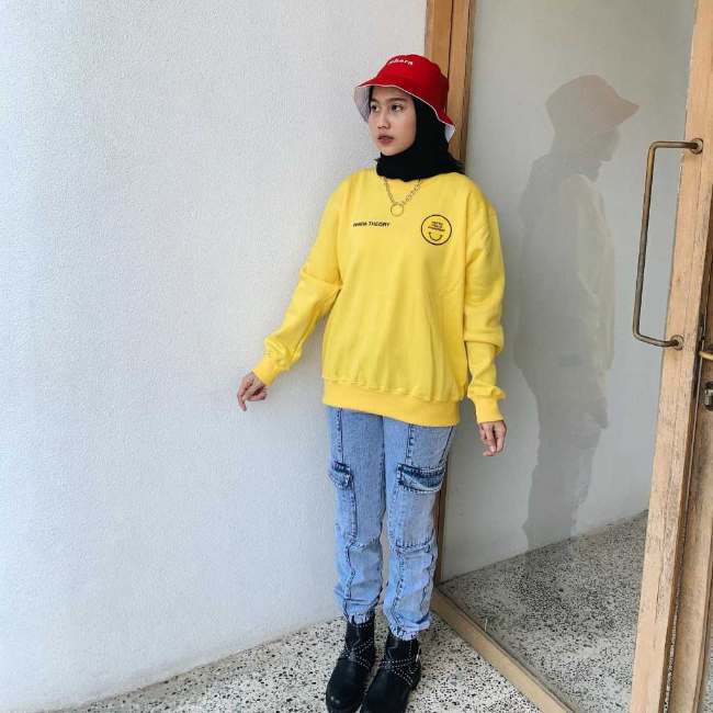 Oversize Sweater dan Slim Fit Jeans