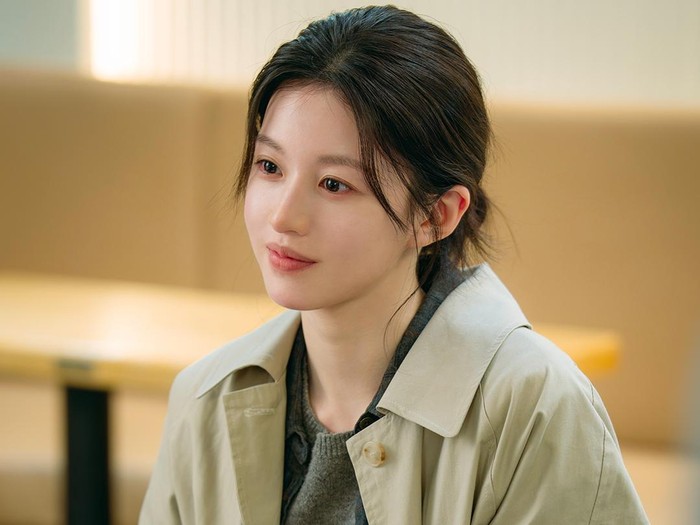 We Are All Trying Here, Go Youn Jung Bertransformasi Jadi Produser Film