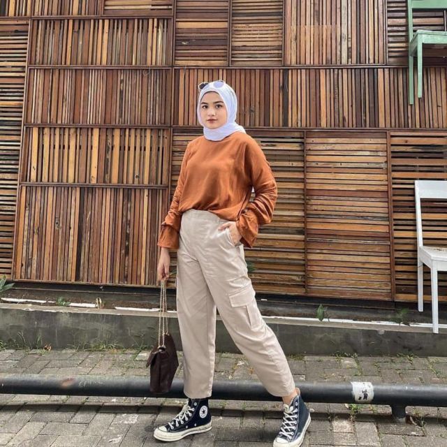 Celana Cargo dan Blouse