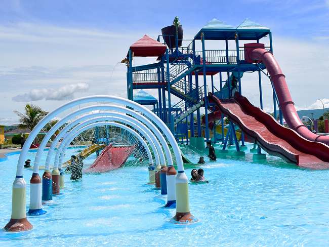 Daya Tarik Labersa Toba Fantasi Waterpark