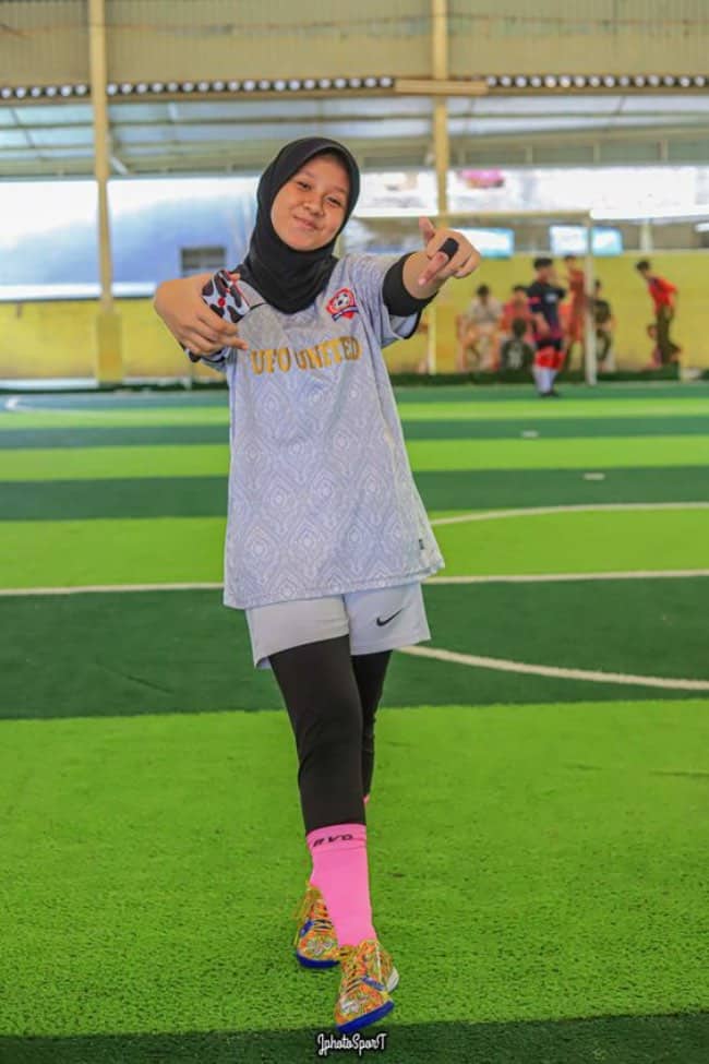 Kaos Longgar dengan Manset