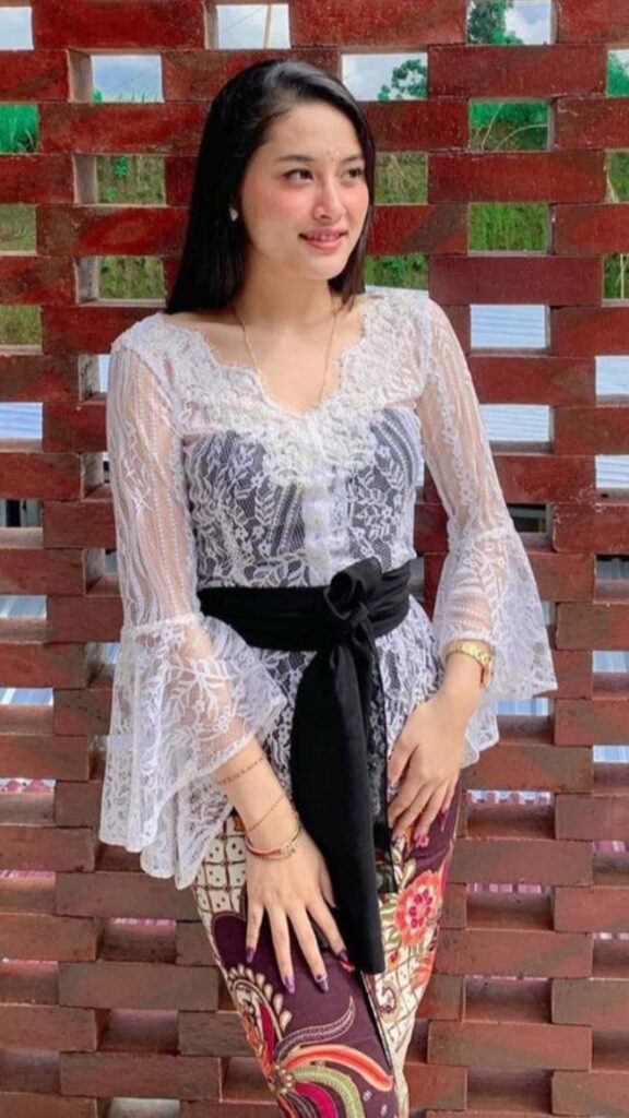 Kebaya Bali Brokat