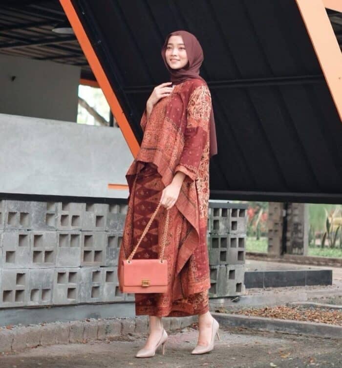 Kebaya Encim Terakota