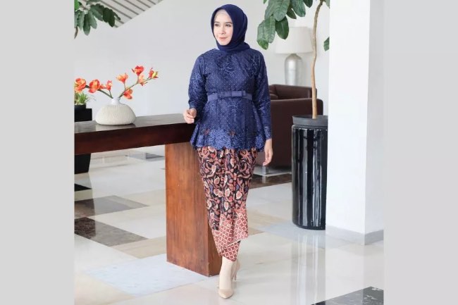 Kebaya Peplum yang Kekinian