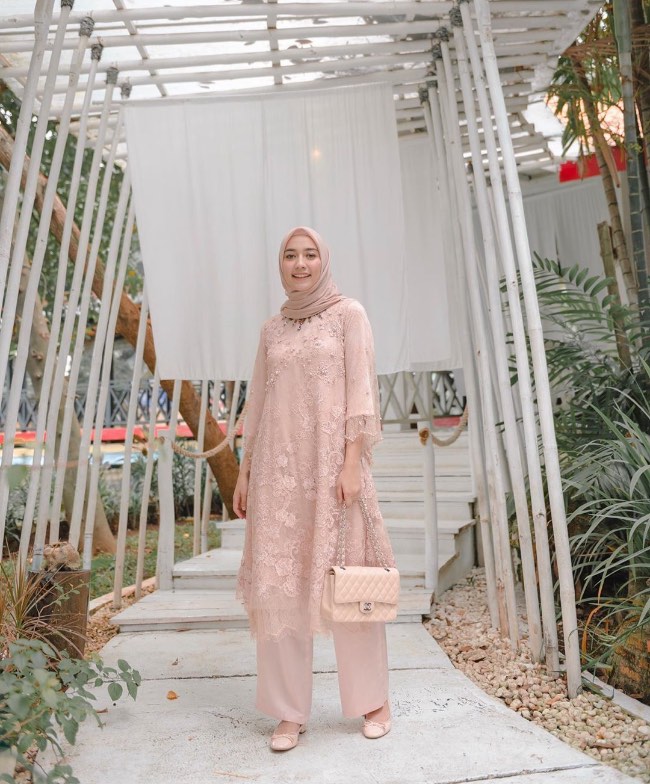 Kebaya Tunik Kombinasi Brokat