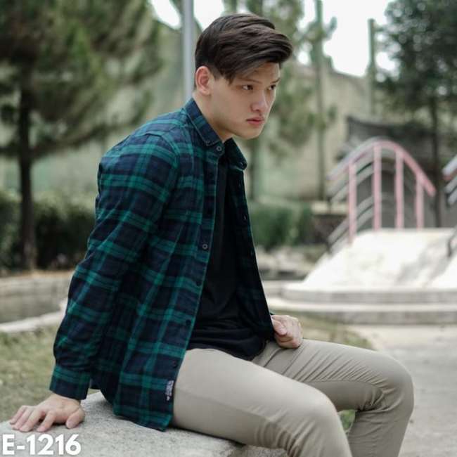 Kemeja Flanel Kotak-kotak