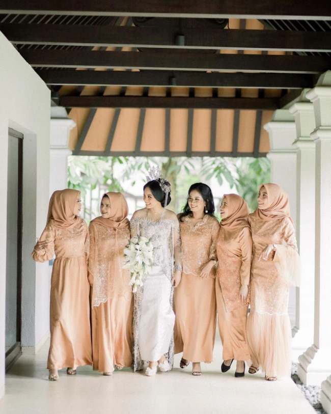 Kombinasi Satin dan Organza
