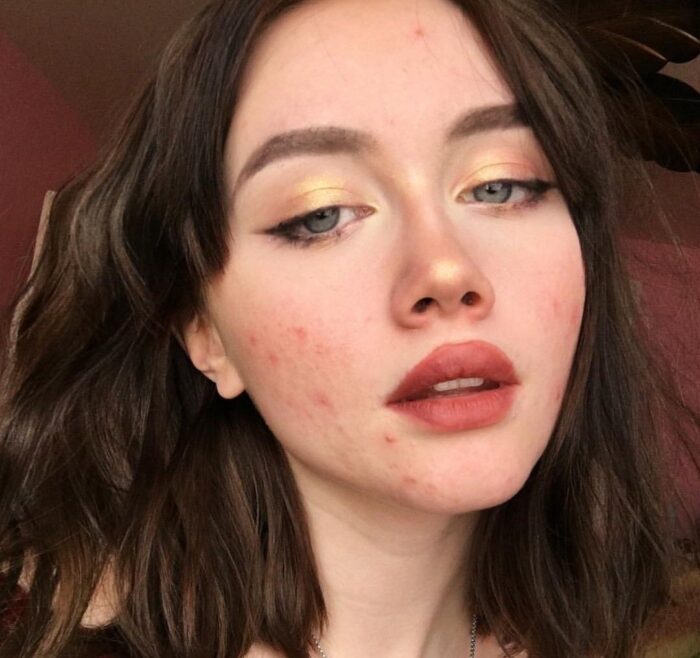 Make Up Wajah Berminyak dan Berjerawat