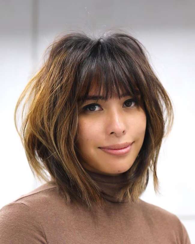 Model Rambut Oval Layer Bob