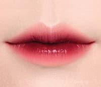 Ombre Menggunakan Bedak Padat, Lip Balm dan Lipstik