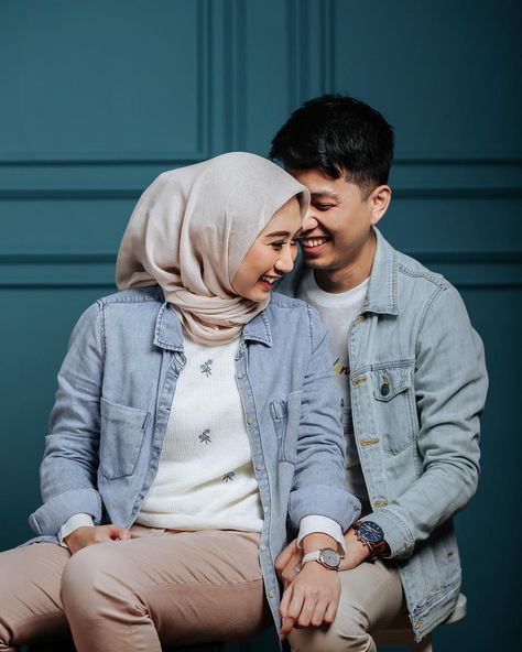 Outfit Foto Studio Bareng Pacar Denim