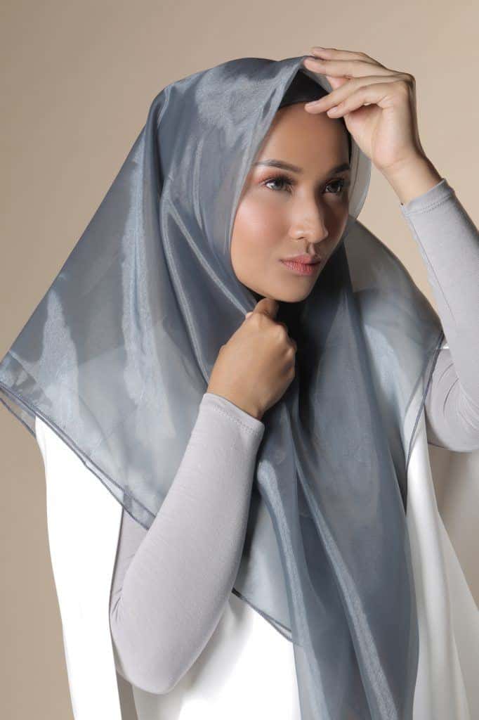 Pakai ciput dan hijab organza