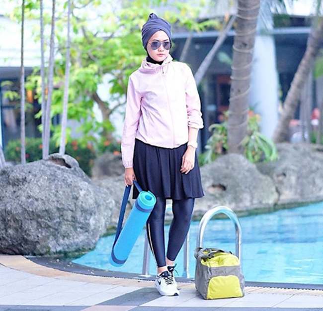 Short Skirt dan Legging