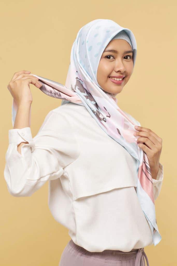 Silangkan jilbab