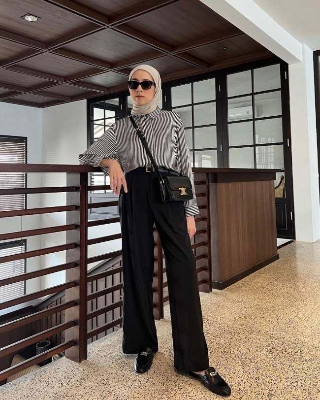 Tampil Menawan dengan Putih Biru