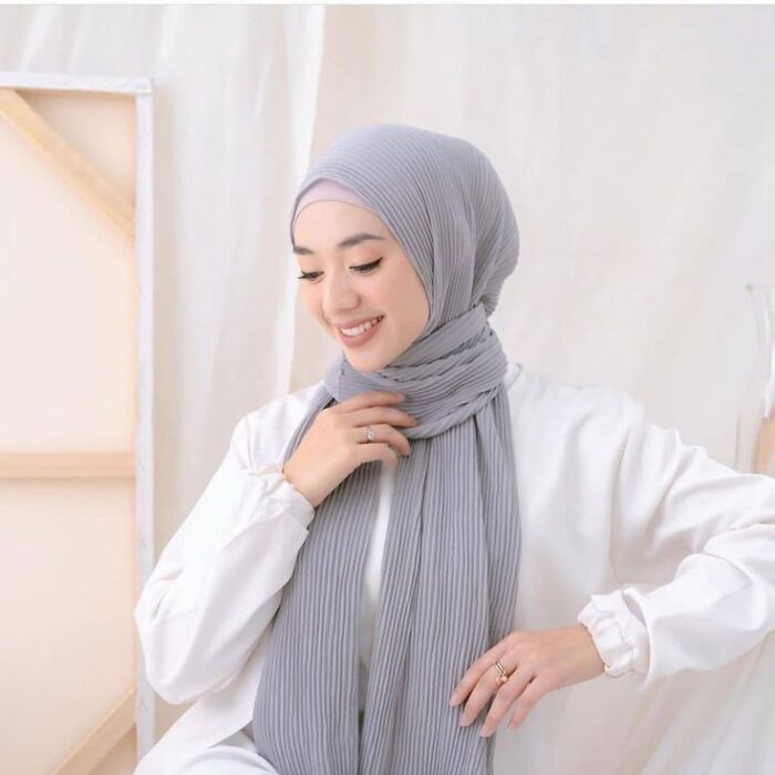Tutorial Hijab Pashmina Plisket Menutup Dada