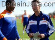 Louis van Gaal denies that he will accompany Patrick Kluivert as technical director of the Indonesian National Team