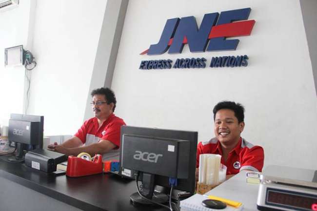 Apakah JNE Hari Minggu Libur atau Buka? Ini Jawabannya